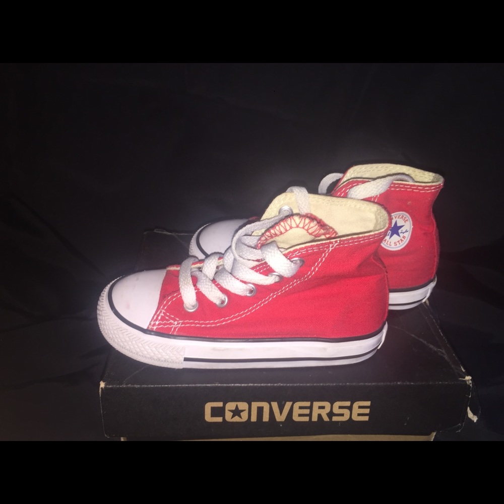 Toddlers converse